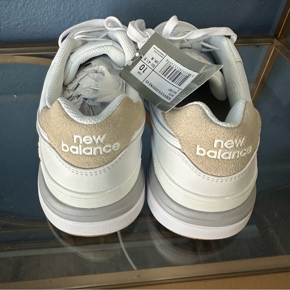 New Balance White and Beige Women’s 574 Greens v2 spikeless Golf shoes - Picture 3 of 4